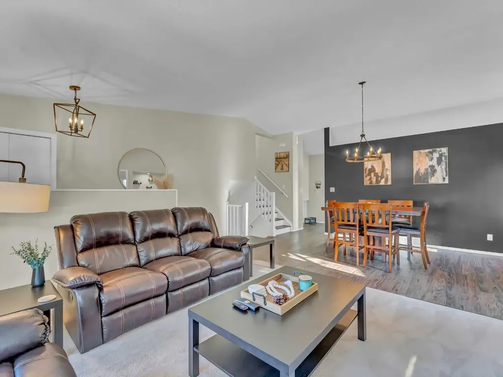 32 Upland Crescent Brooks AB T1R 0P5