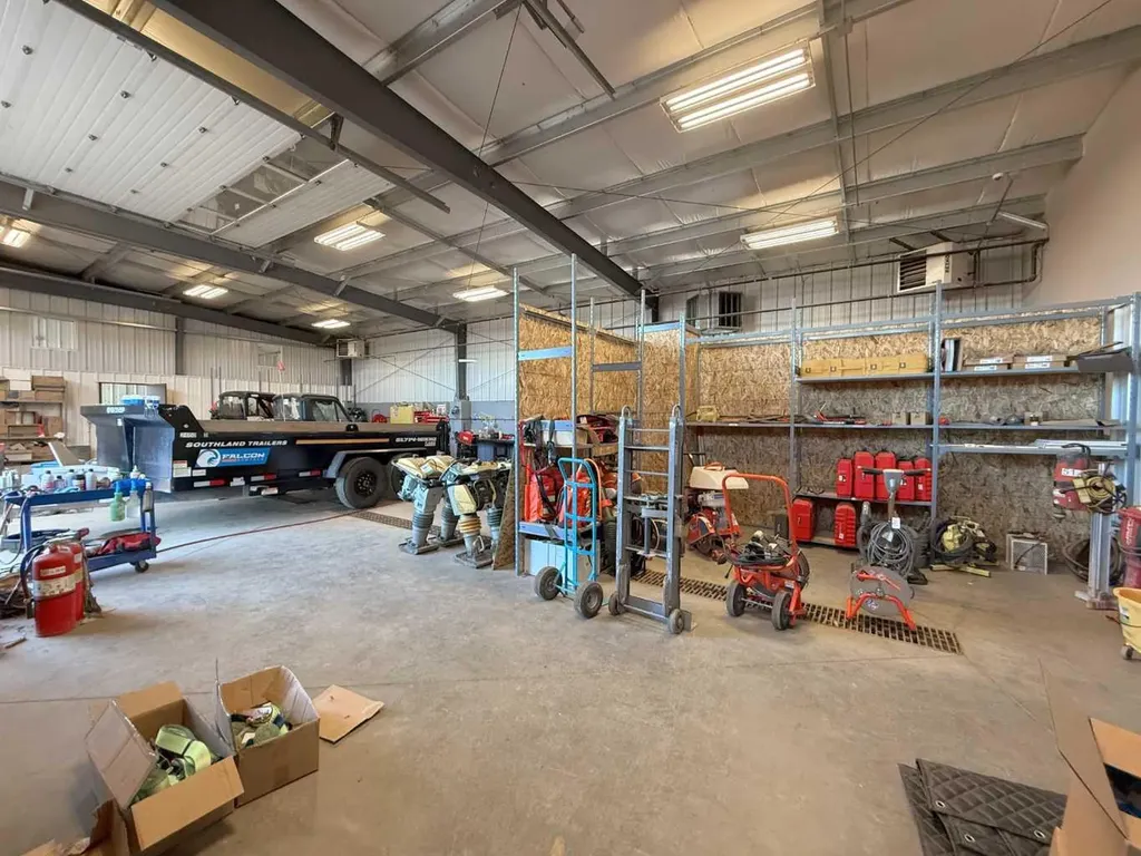 4303 50 Avenue Athabasca AB T9S 1M4