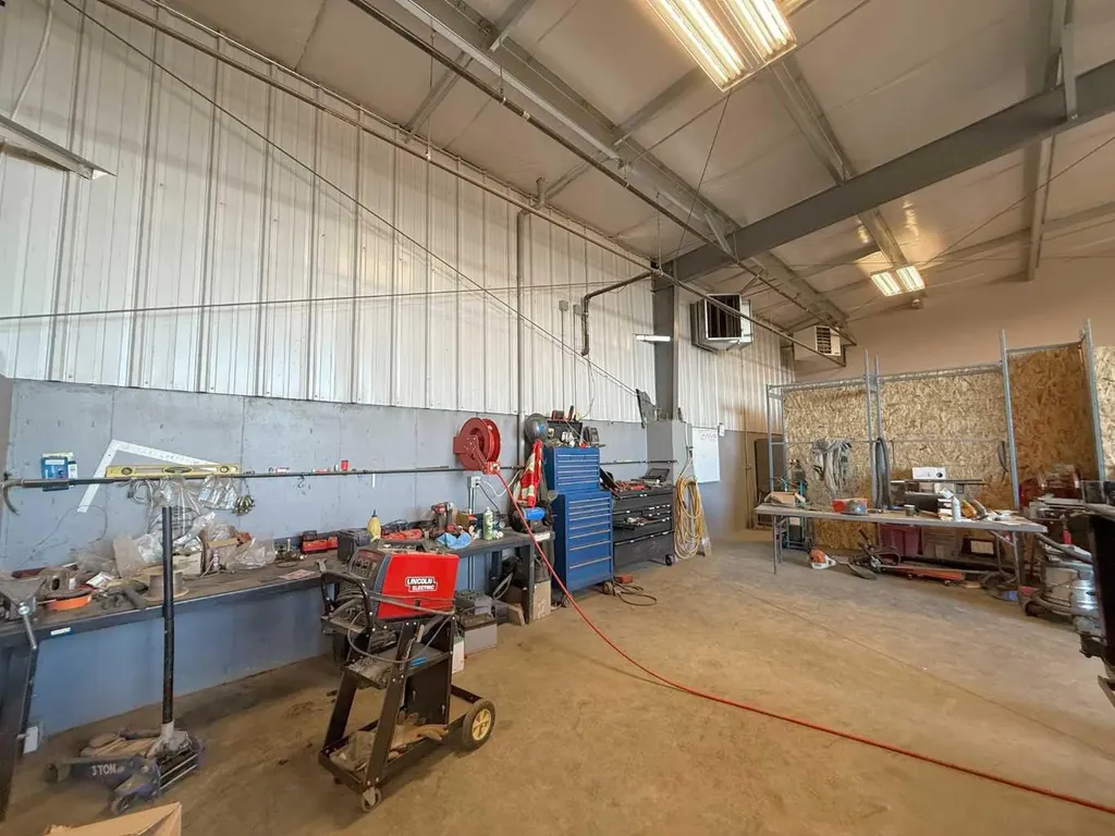 4303 50 Avenue Athabasca AB T9S 1M4