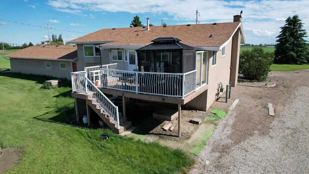 212072 Twp Road 9-4 Rural Lethbridge County AB T1J5R2