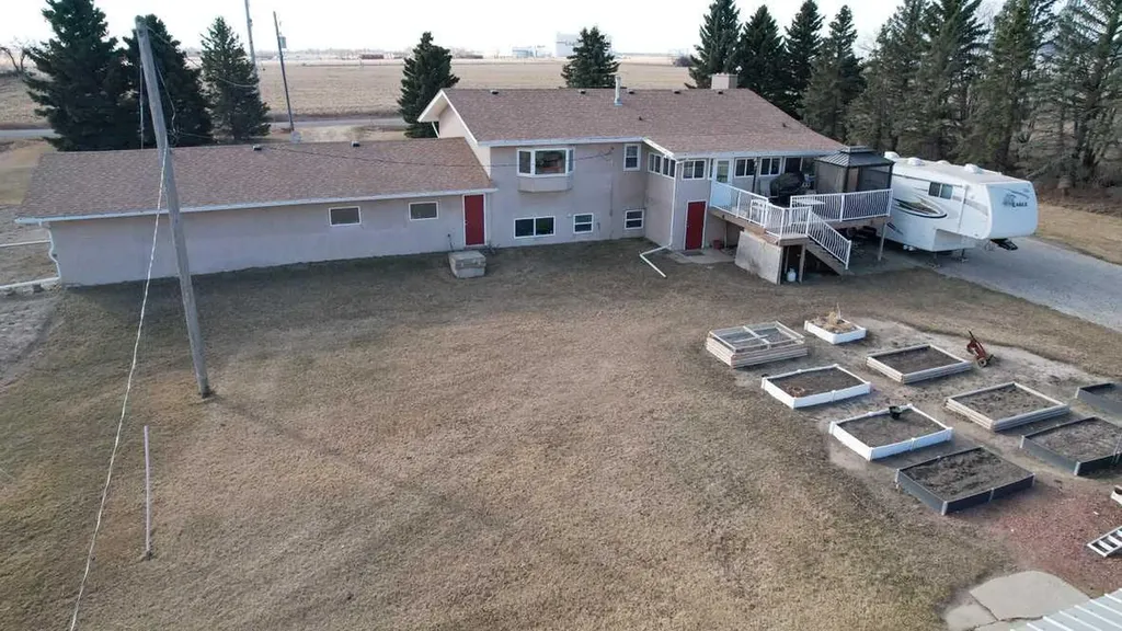 212072 Twp Road 9-4 Rural Lethbridge County AB T1J5R2
