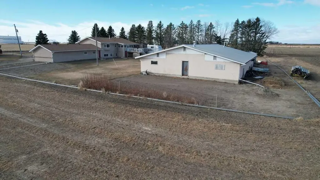 212072 Twp Road 9-4 Rural Lethbridge County AB T1J5R2