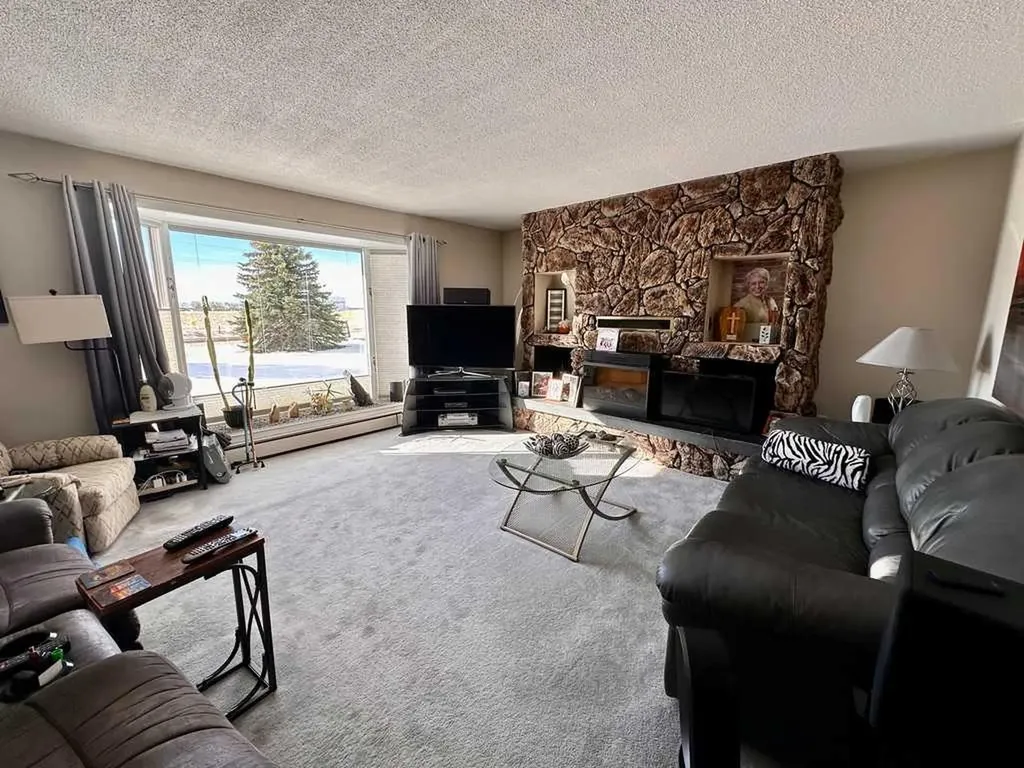 212072 Twp Road 9-4 Rural Lethbridge County AB T1J5R2