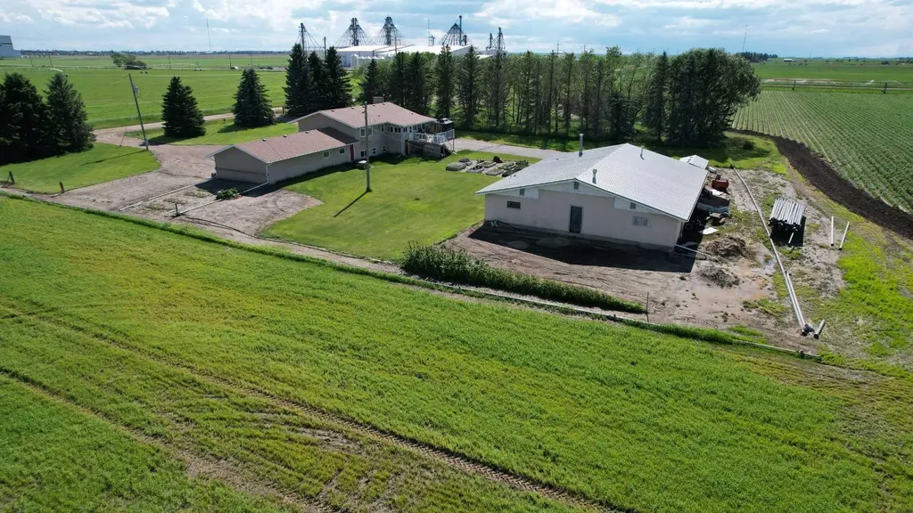 212072 Twp Road 9-4 Rural Lethbridge County AB T1J5R2