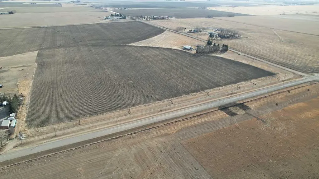 212072 Twp Road 9-4 Rural Lethbridge County AB T1J5R2