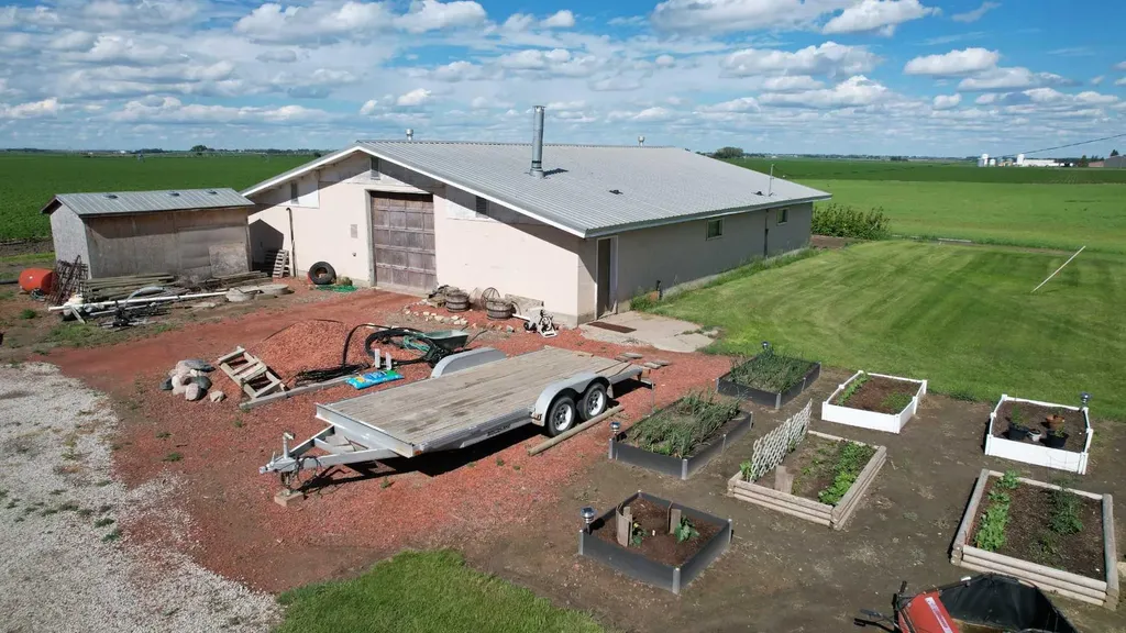 212072 Twp Road 9-4 Rural Lethbridge County AB T1J5R2
