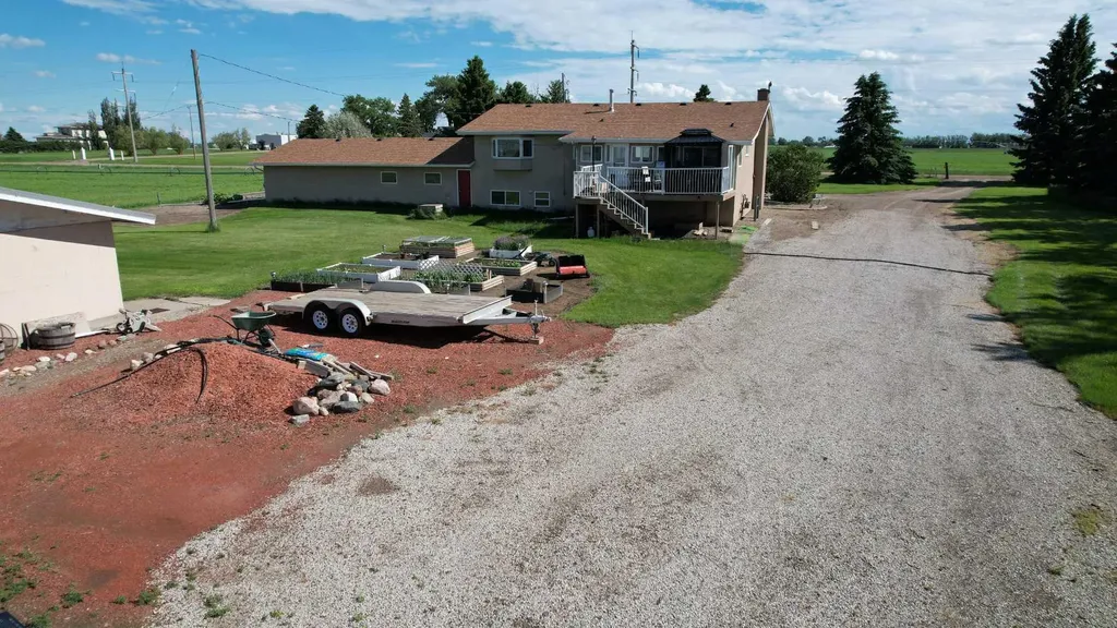 212072 Twp Road 9-4 Rural Lethbridge County AB T1J5R2