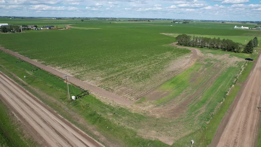 212072 Twp Road 9-4 Rural Lethbridge County AB T1J5R2
