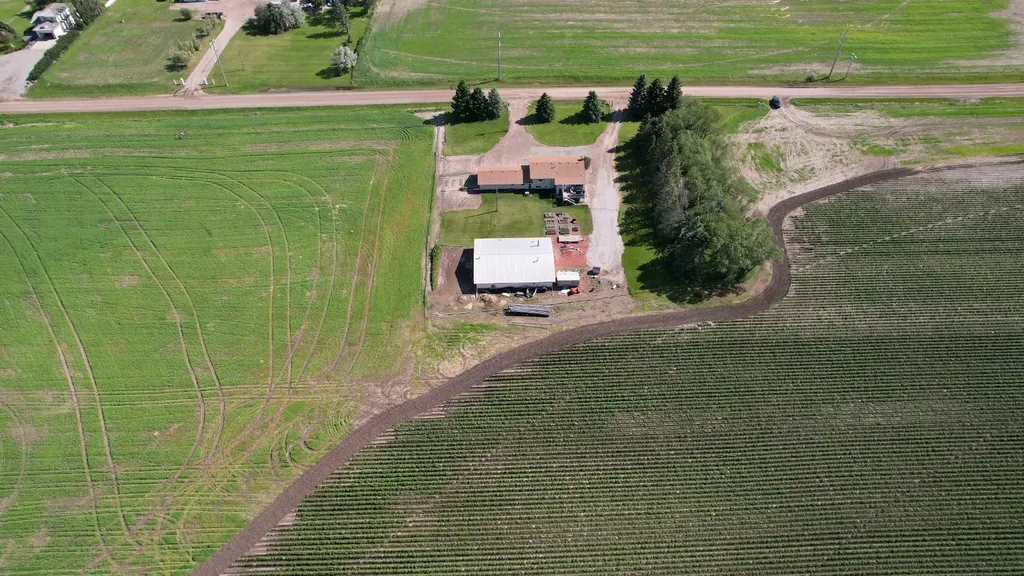212072 Twp Road 9-4 Rural Lethbridge County AB T1J5R2