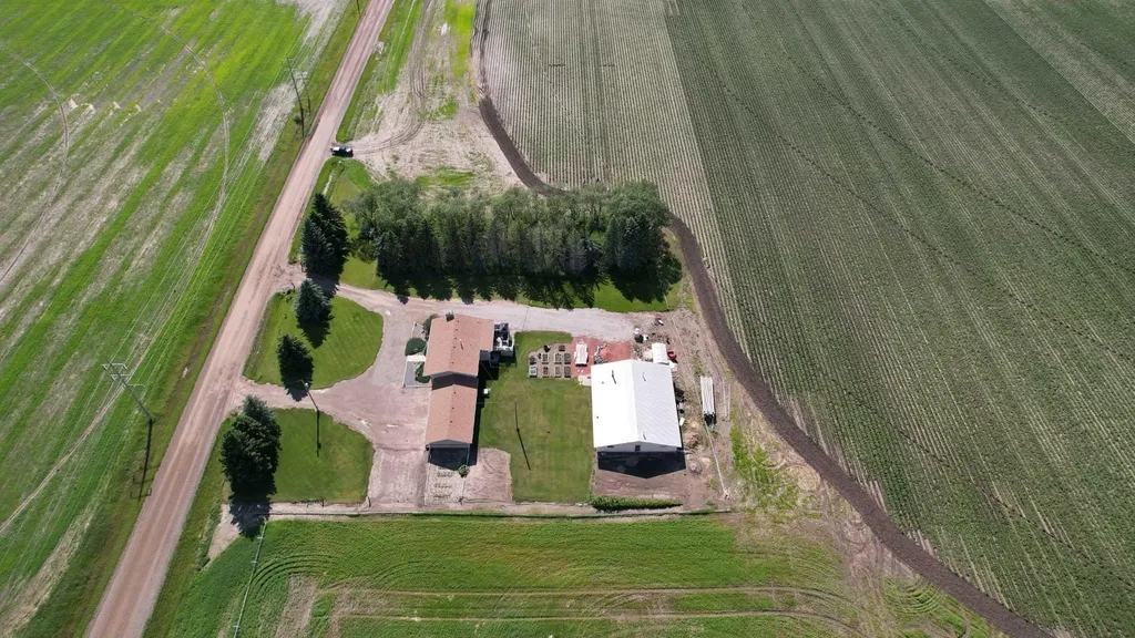 212072 Twp Road 9-4 Rural Lethbridge County AB T1J5R2