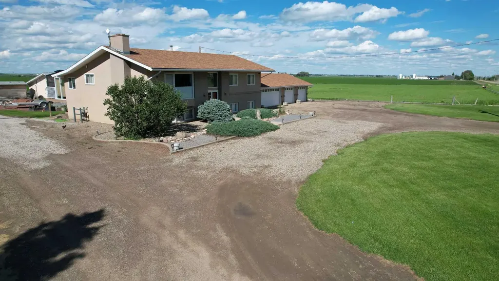 212072 Twp Road 9-4 Rural Lethbridge County AB T1J5R2