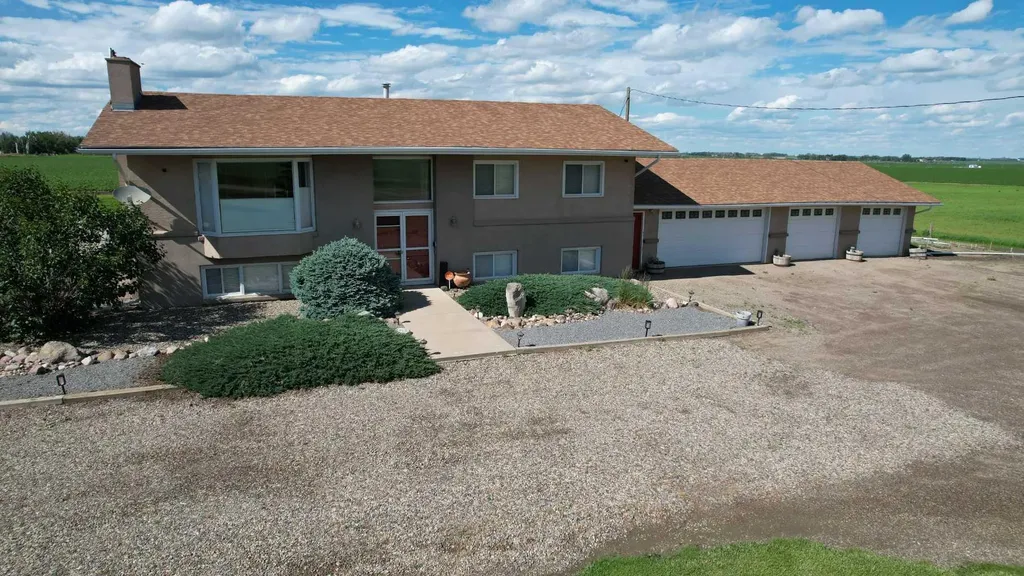 212072 Twp Road 9-4 Rural Lethbridge County AB T1J5R2