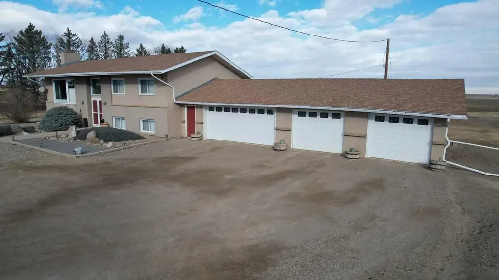 212072 Twp Road 9-4 Rural Lethbridge County AB T1J5R2