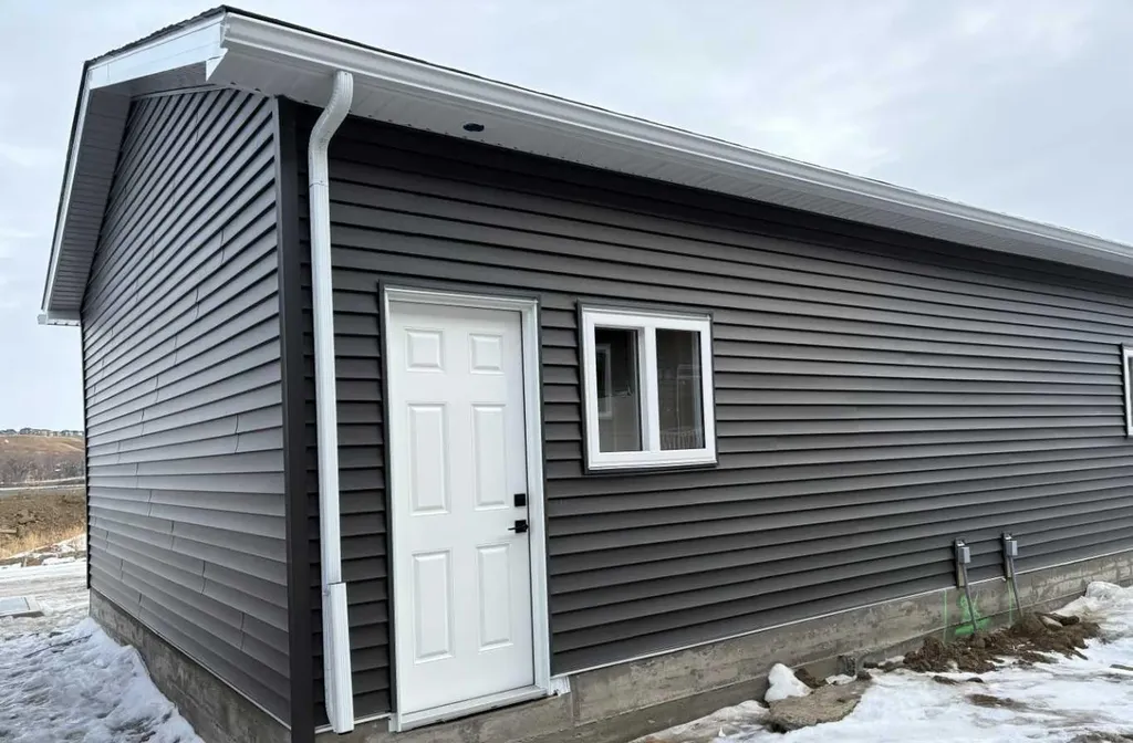 862 Wolf Willow Boulevard SE Calgary AB T2X 5R5