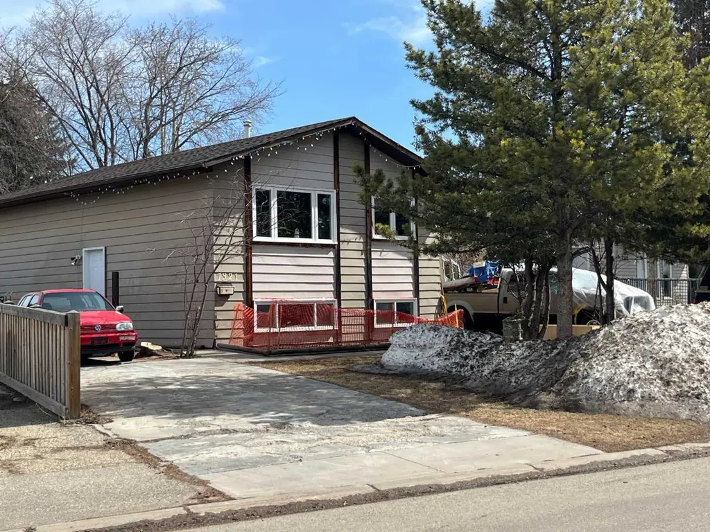 7321 99 Street Grande Prairie AB T8V 4Y1