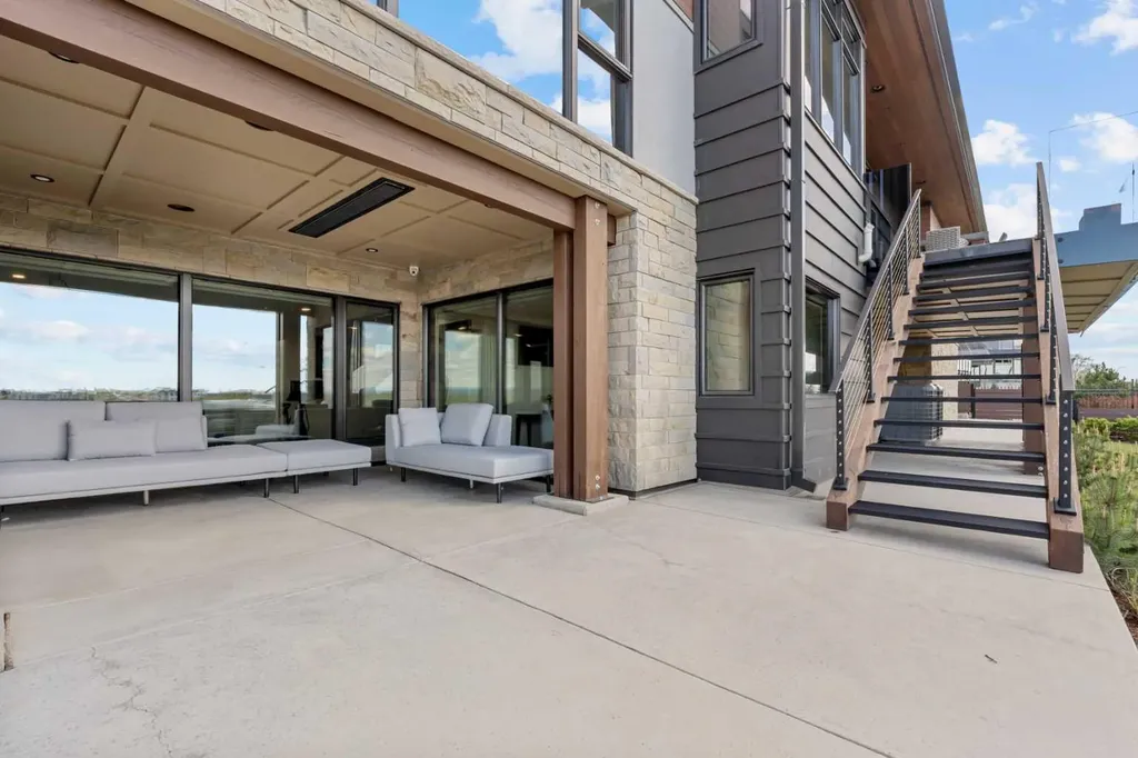 315 Aspen Ridge Place SW Calgary AB T3H 1T2