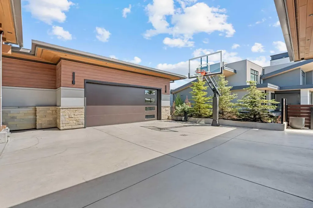 315 Aspen Ridge Place SW Calgary AB T3H 1T2