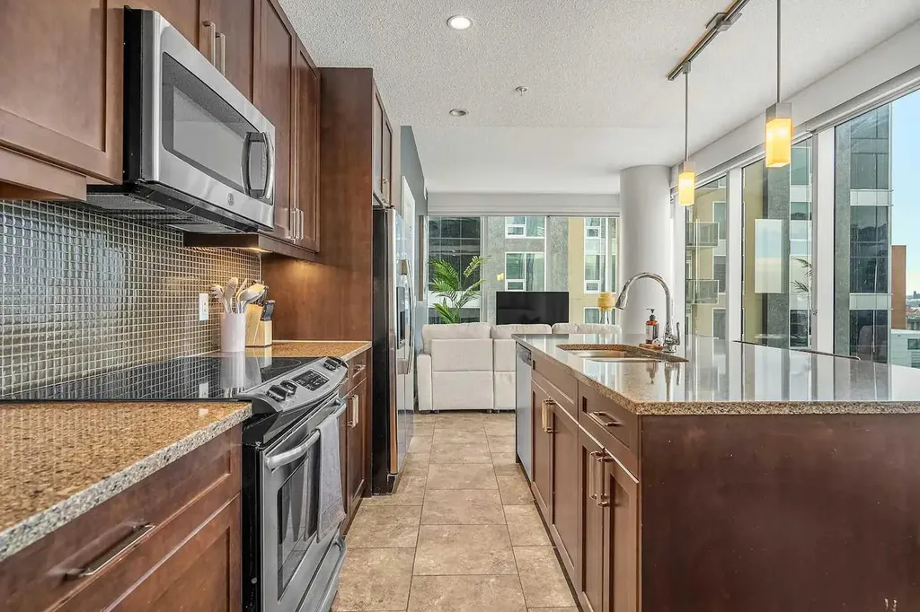 211 13 Avenue SE Calgary AB T2G 1E1