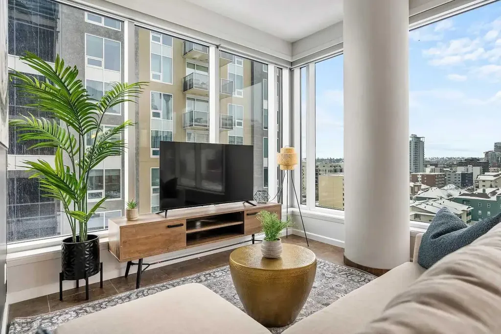 211 13 Avenue SE Calgary AB T2G 1E1
