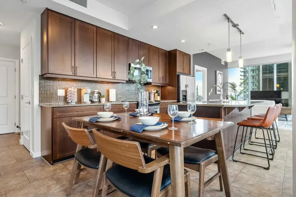 211 13 Avenue SE Calgary AB T2G 1E1