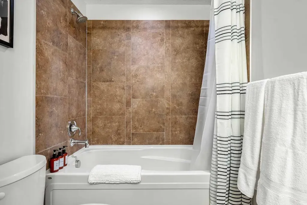 211 13 Avenue SE Calgary AB T2G 1E1