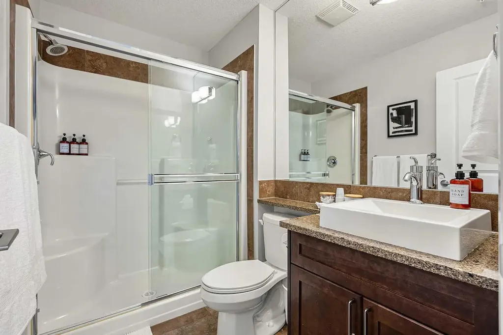 211 13 Avenue SE Calgary AB T2G 1E1