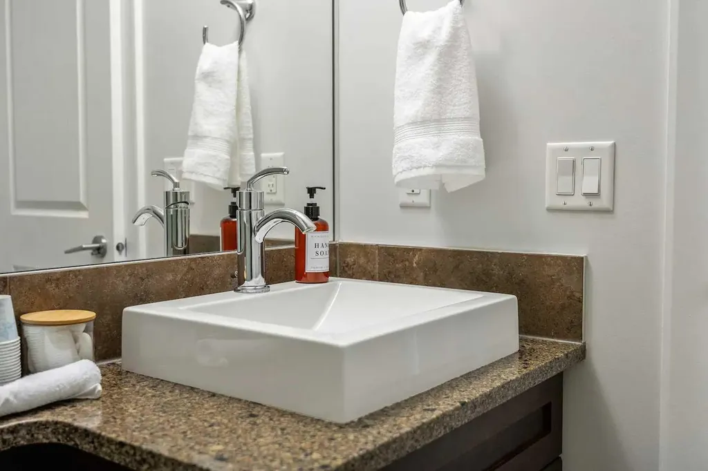 211 13 Avenue SE Calgary AB T2G 1E1