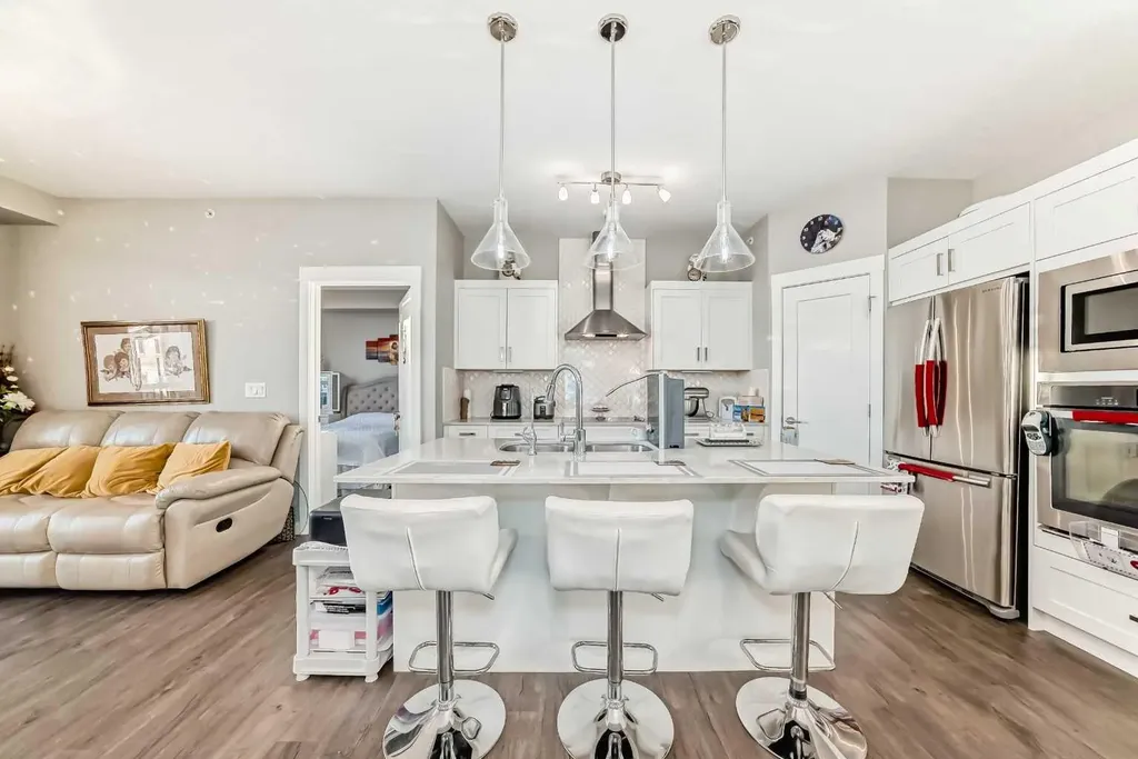 10 Walgrove Walk SE Calgary AB T2X 4E3