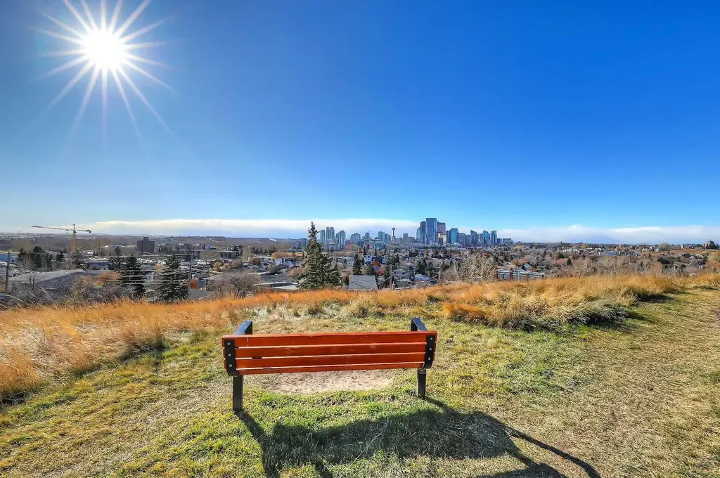 828 8 Avenue NE Calgary AB T2E 9E2