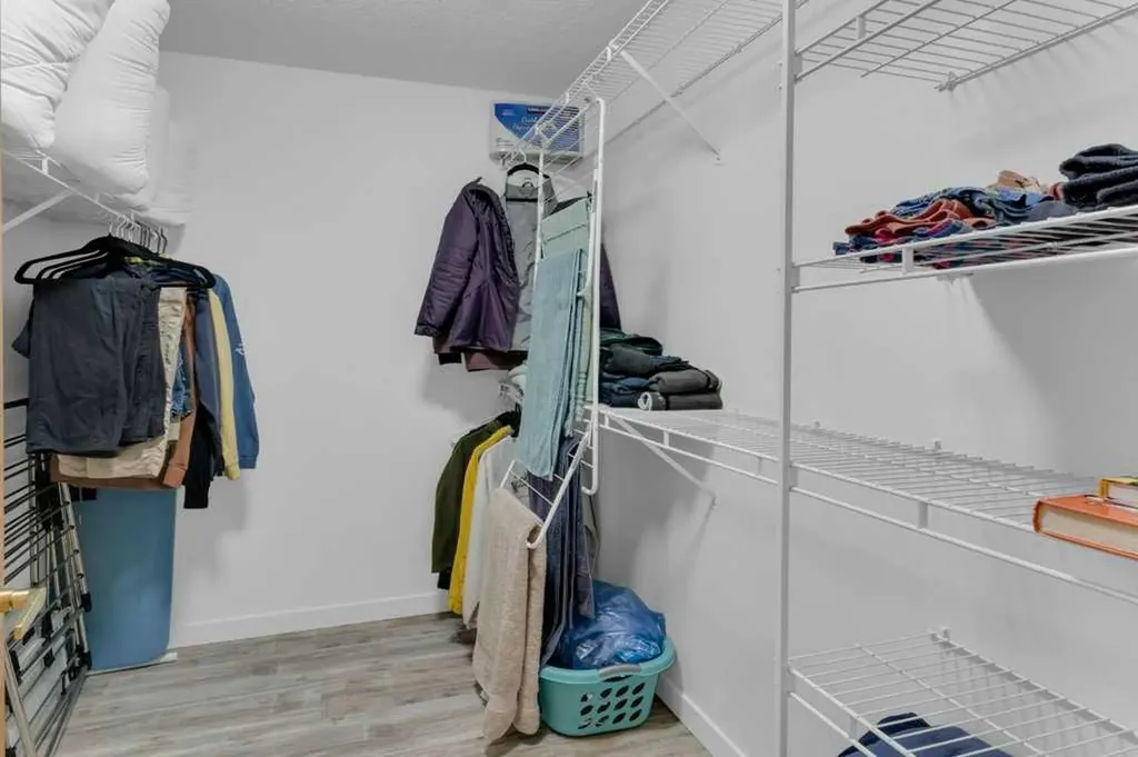 119 Edgepark Villas NW Calgary AB T3A 3S2