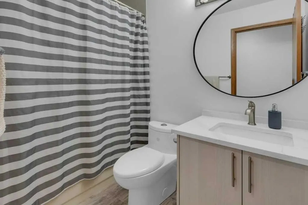 119 Edgepark Villas NW Calgary AB T3A 3S2