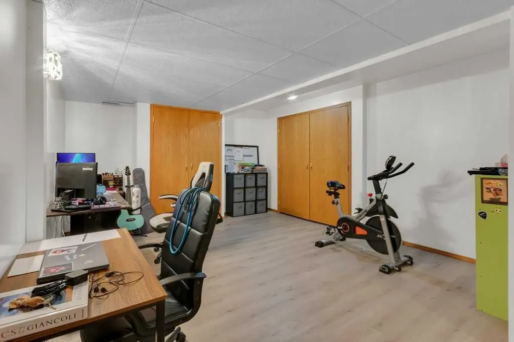 119 Edgepark Villas NW Calgary AB T3A 3S2