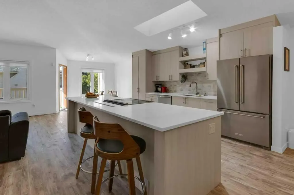 119 Edgepark Villas NW Calgary AB T3A 3S2