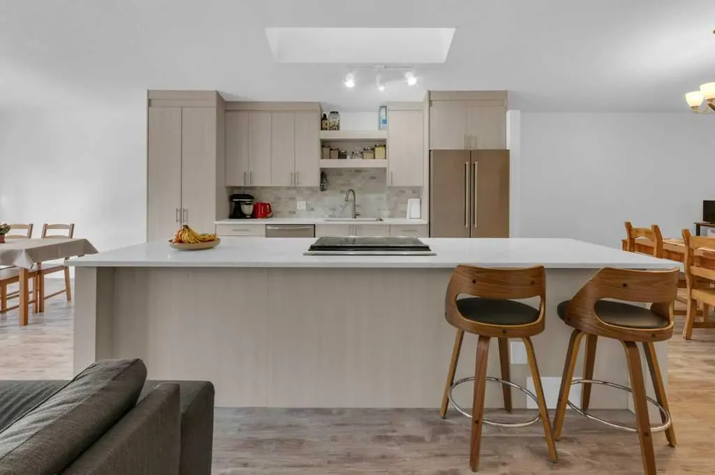119 Edgepark Villas NW Calgary AB T3A 3S2