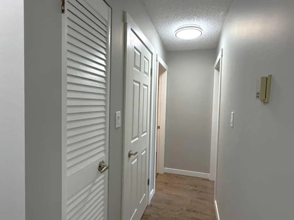 635 56 Avenue SW Calgary AB T2V0G9