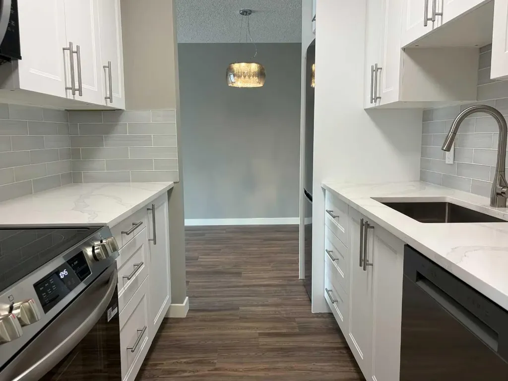 635 56 Avenue SW Calgary AB T2V0G9