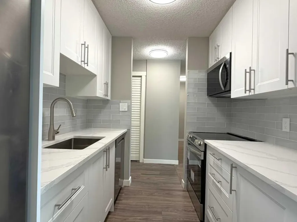 635 56 Avenue SW Calgary AB T2V0G9