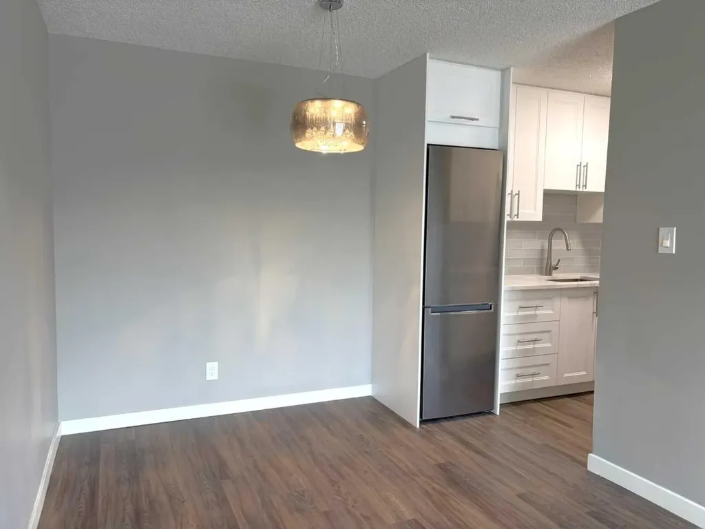 635 56 Avenue SW Calgary AB T2V0G9