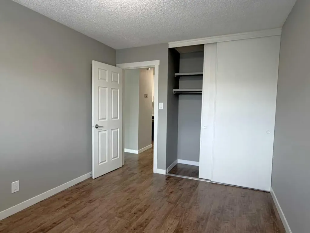 635 56 Avenue SW Calgary AB T2V0G9