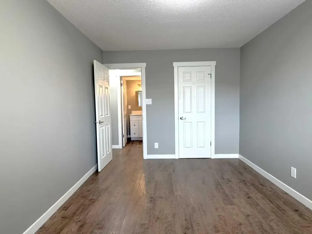 635 56 Avenue SW Calgary AB T2V0G9