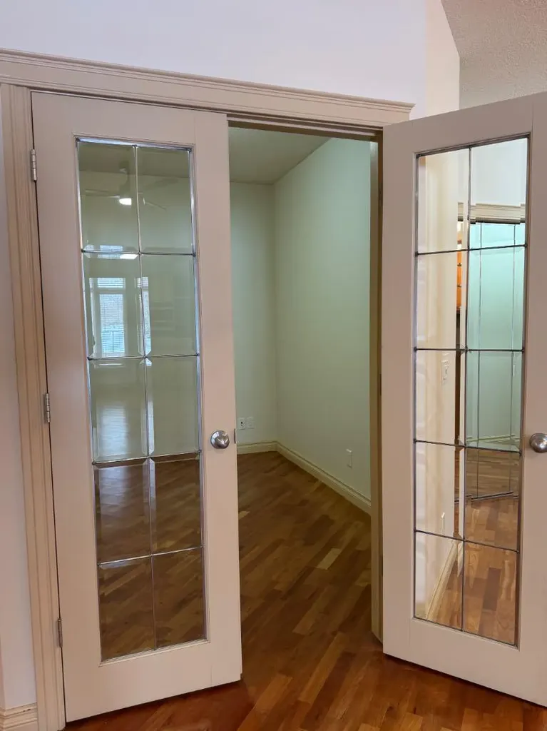 24 Hemlock Crescent SW Calgary AB T3C 2Z1
