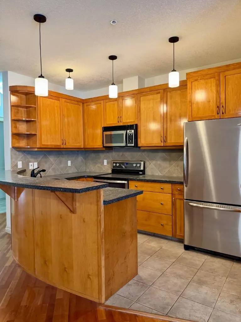 24 Hemlock Crescent SW Calgary AB T3C 2Z1