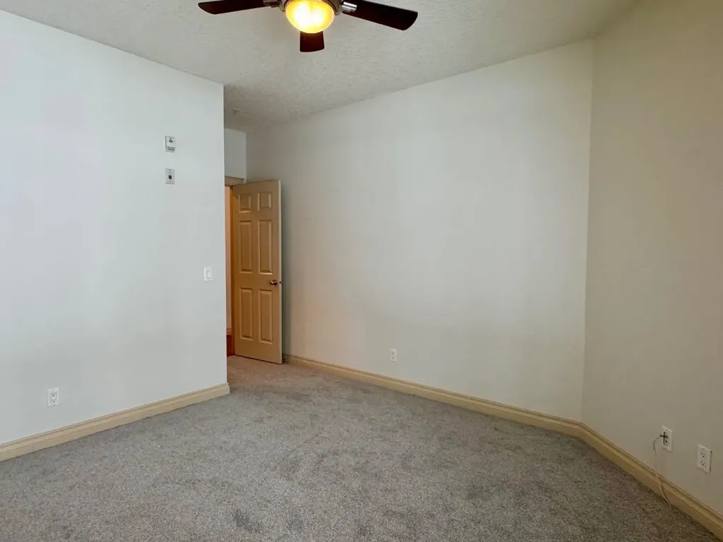 24 Hemlock Crescent SW Calgary AB T3C 2Z1
