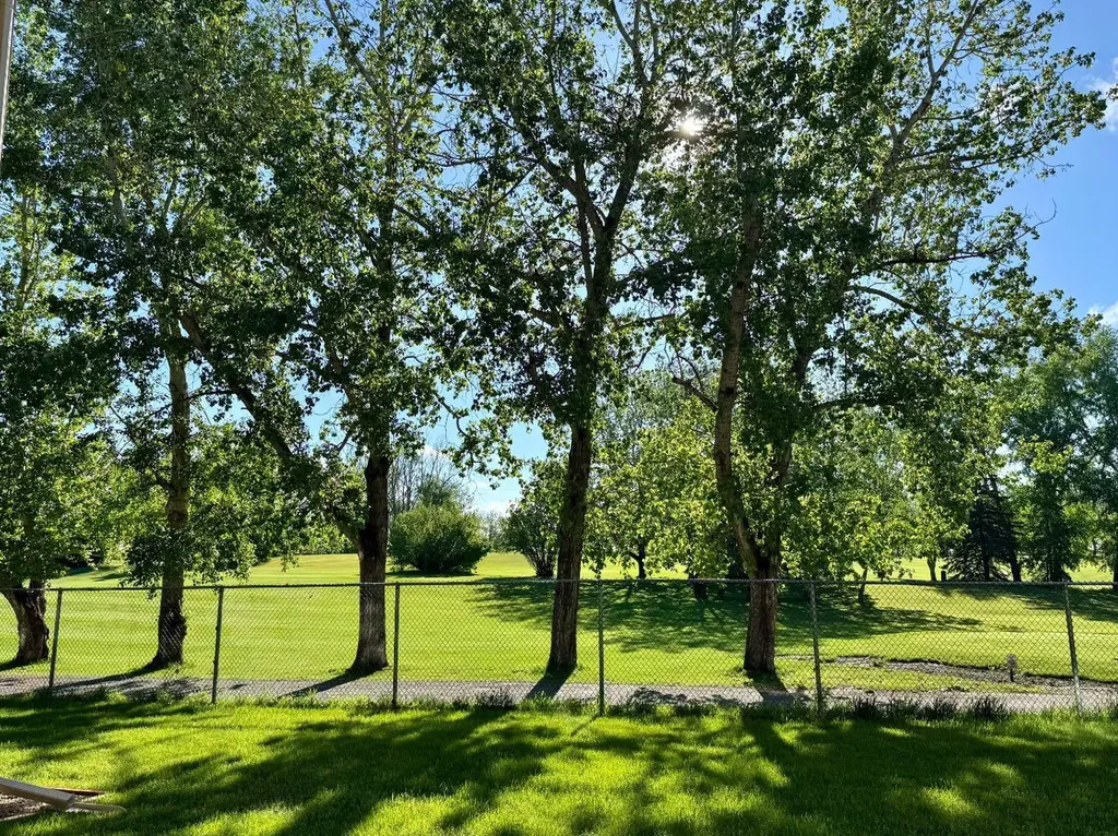 24 Hemlock Crescent SW Calgary AB T3C 2Z1