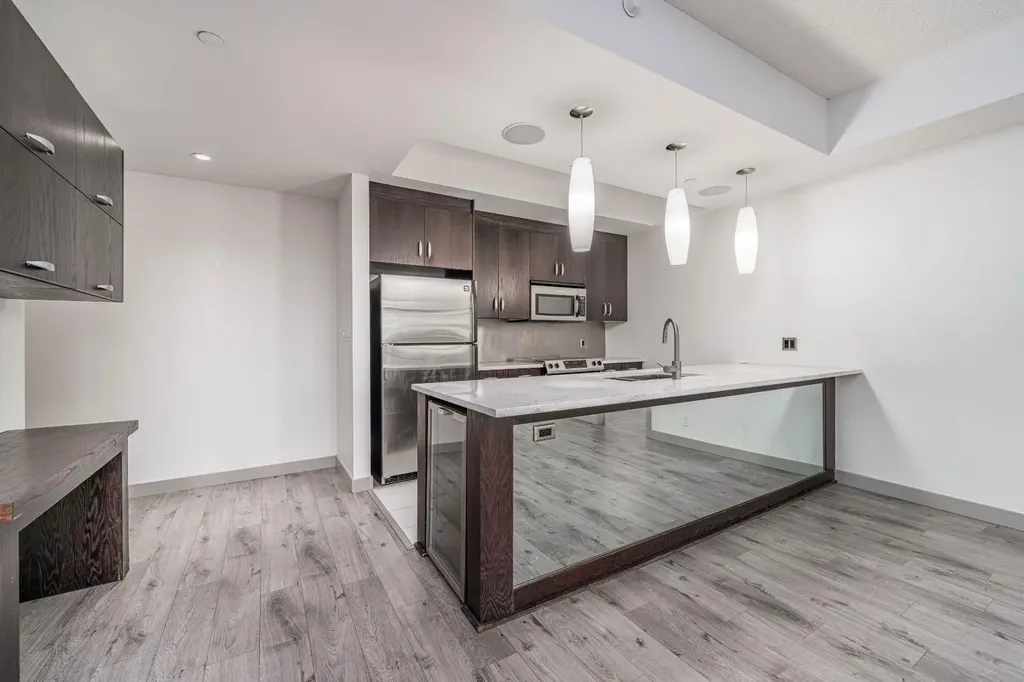 530 12 Avenue SW Calgary AB T2R 0B1