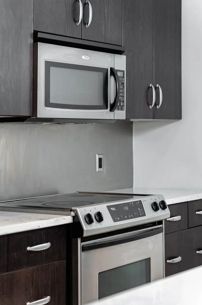 530 12 Avenue SW Calgary AB T2R 0B1