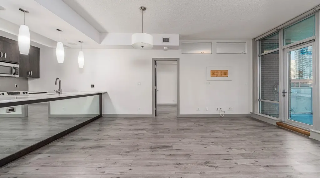 530 12 Avenue SW Calgary AB T2R 0B1