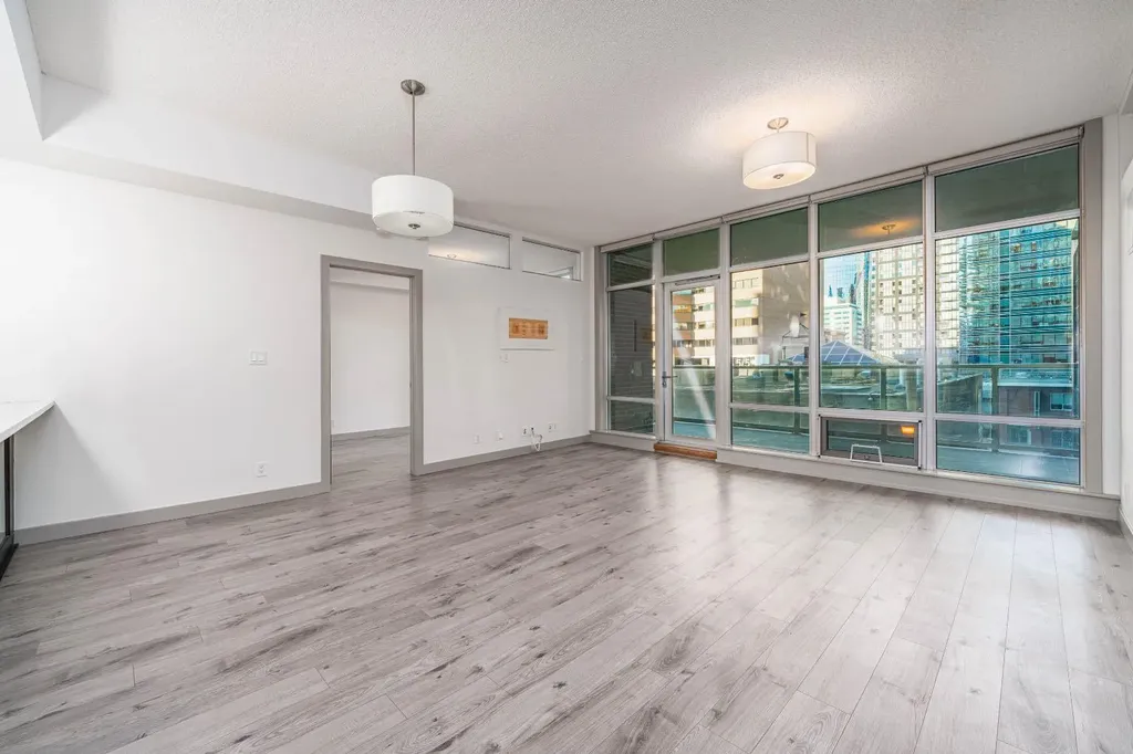 530 12 Avenue SW Calgary AB T2R 0B1