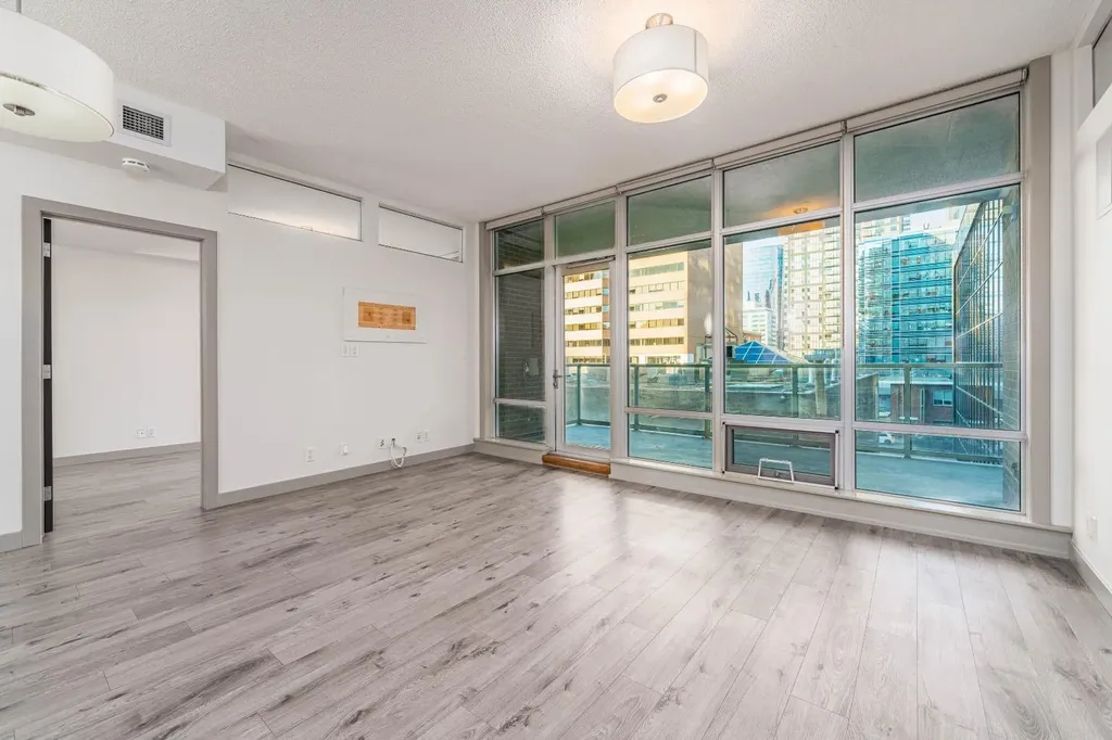 530 12 Avenue SW Calgary AB T2R 0B1