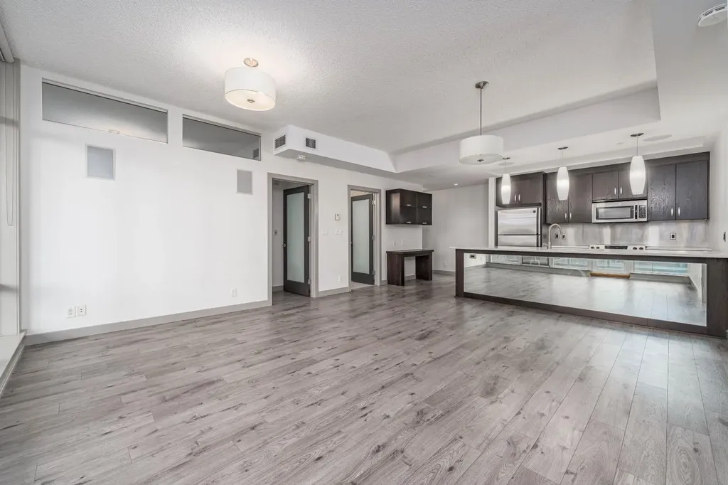 530 12 Avenue SW Calgary AB T2R 0B1